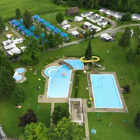 Unterm Nussbaum 2 * Rassnig