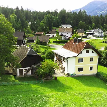 Unterm Nussbaum 2 Rassnig