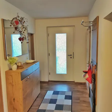 Unterm Nussbaum 2 * Rassnig