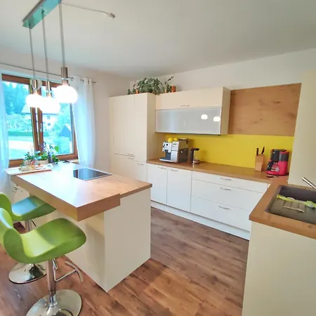 Unterm Nussbaum 2 *