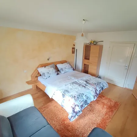 Unterm Nussbaum 2 Apartament *