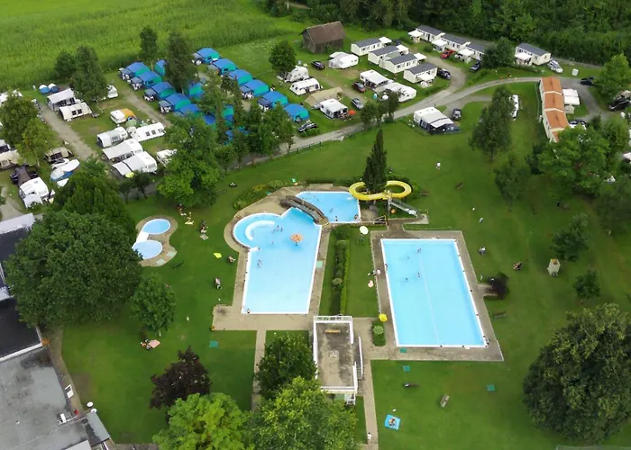 Unterm Nussbaum 2 * Rassnig