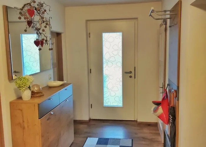 Unterm Nussbaum 2 * Rassnig